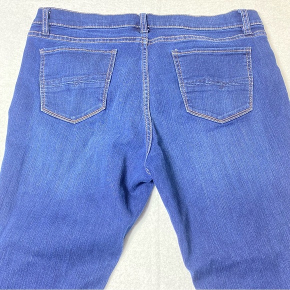 DKNY Soho Jean's Women's 14P Blue Mid Rise Bootcut Boho Western Stretch Denim - Picture 8 of 15